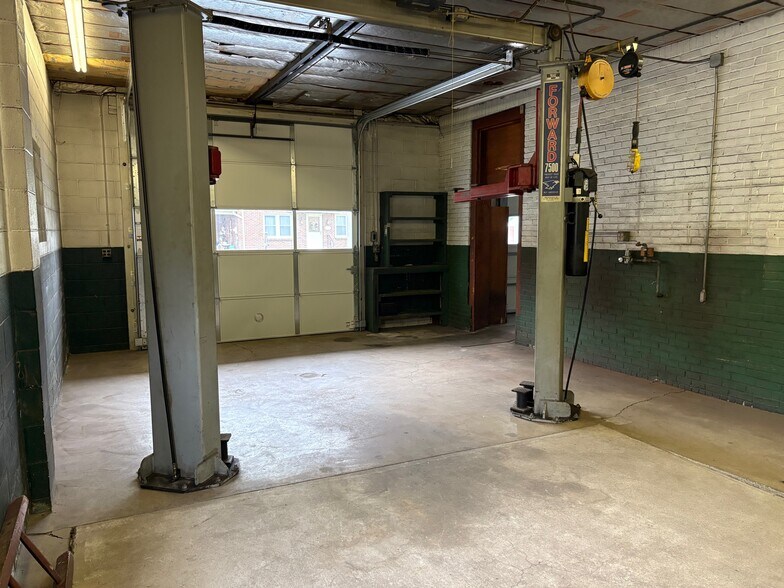 More Photos Of 6712 Main St, Martins Creek Service Station For Sale