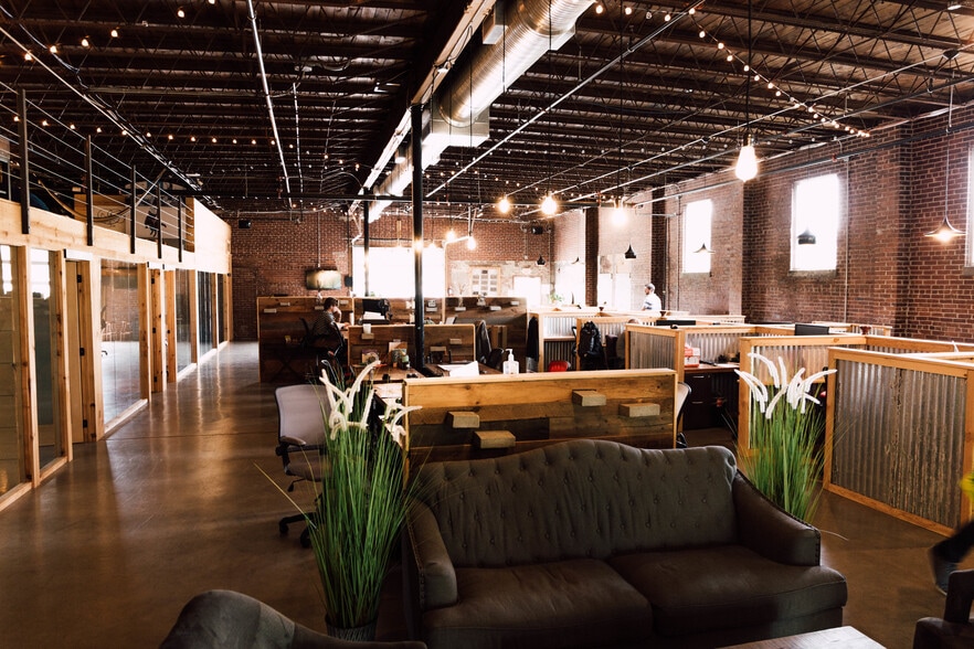 More Photos Of 25 Delano Dr, Greenville Restaurant For Lease