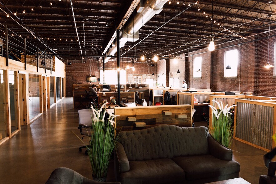 More Photos Of 25 Delano Dr, Greenville Restaurant For Lease