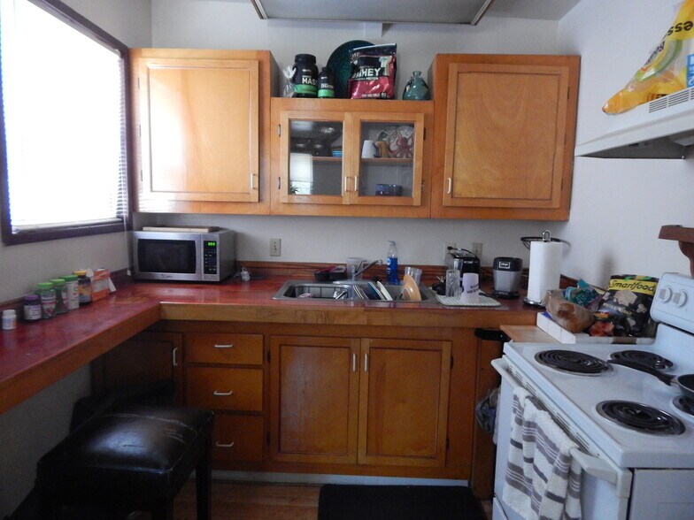 More Photos Of 547 Grove St N, Saint Petersburg Apartments For Sale
