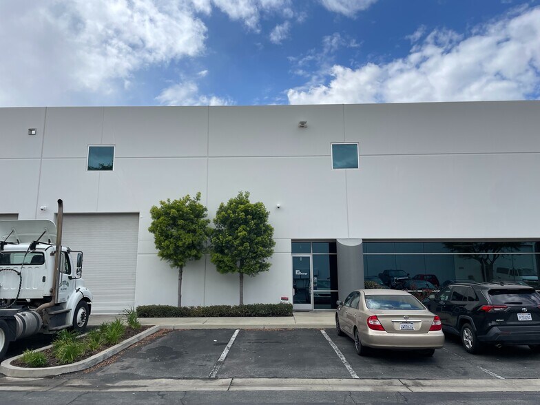 More Photos Of 14101 Rosecrans Ave, La Mirada Warehouse For Lease