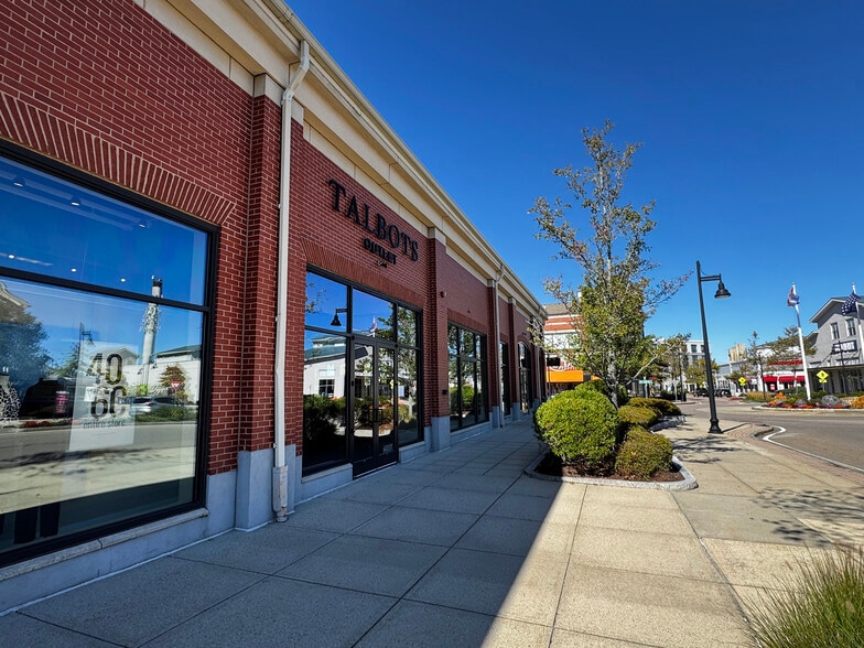 More Photos Of 215-421 Lincoln St, Hingham Unknown For Lease