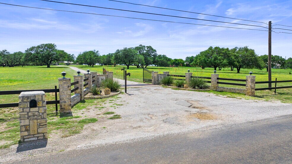 More Photos Of 539 Oak Vista Dr, Burnet Land For Sale