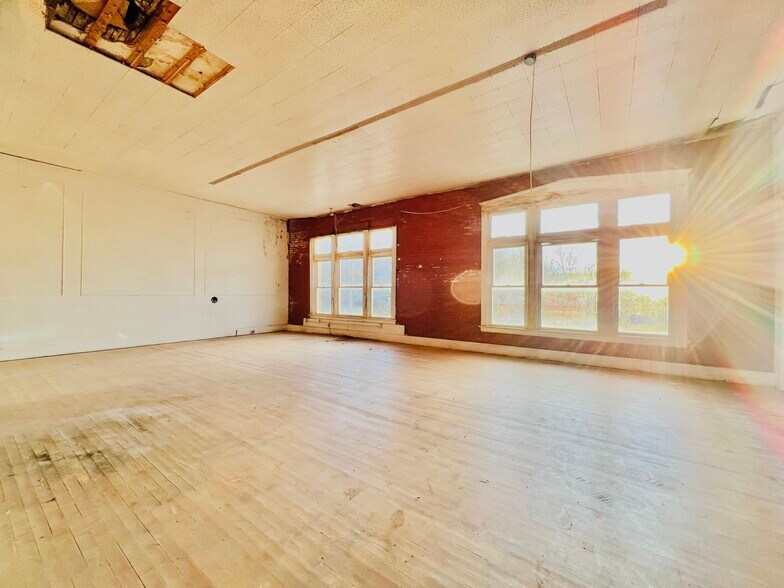 More Photos Of 2070-2074 Seneca St, Buffalo Storefront Retail Office For Lease