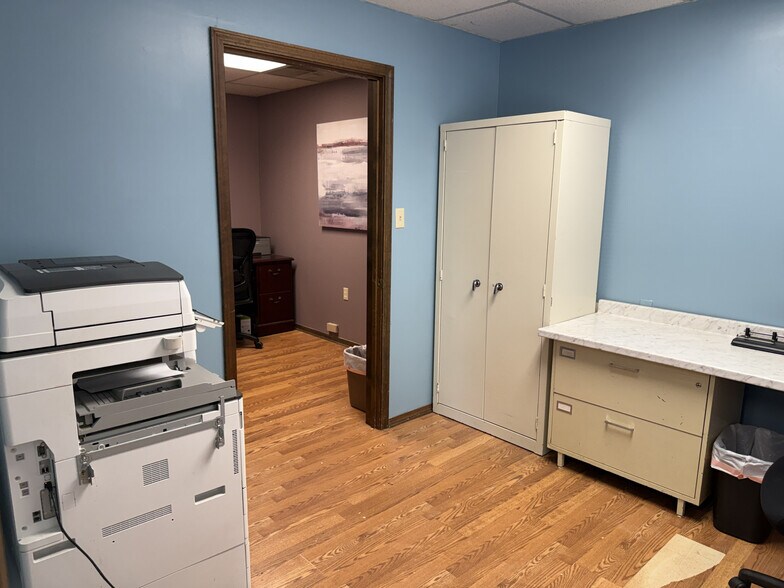 More Photos Of 2803 N St Joseph Ave, Evansville Office For Lease