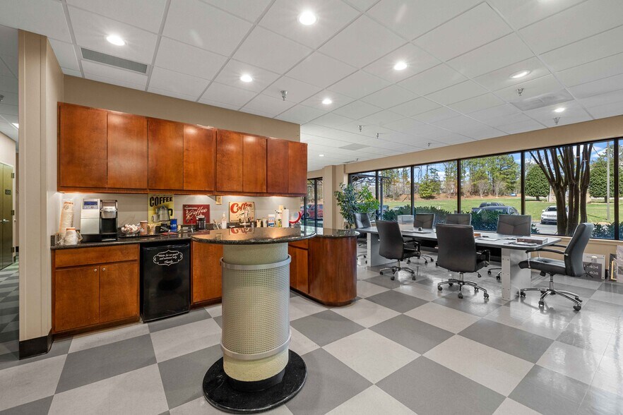 More Photos Of 600 Irving Pky, Holly Springs Light Manufacturing For Sale