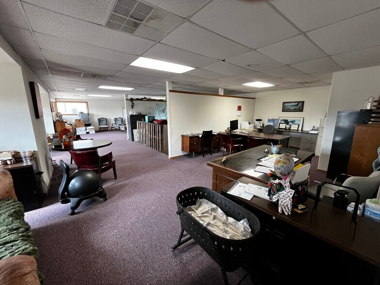More Photos Of 404 Douglas Ave, Beaver Office For Sale