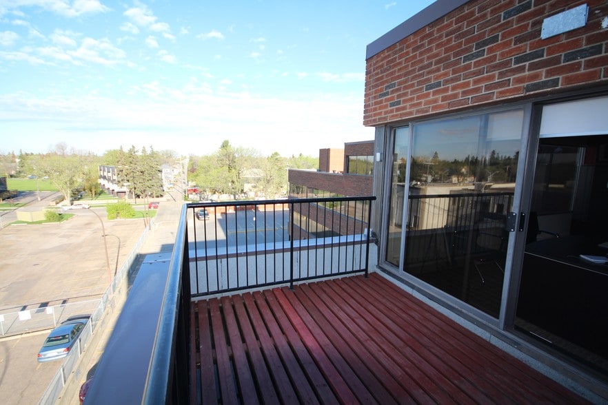 More Photos Of 10230 142nd St NW, Edmonton Medical For Lease