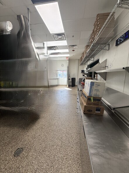 More Photos Of 2502 Highway 87, Navarre Specialty For Sale