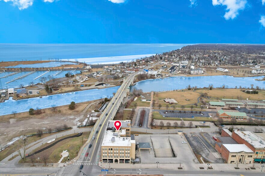More Photos Of 301 Broadway, Lorain Hotel For Lease
