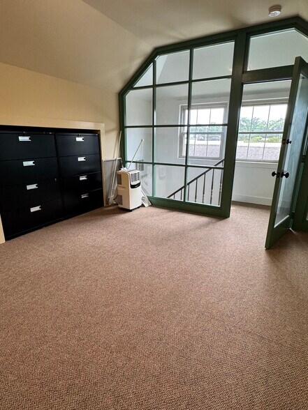 More Photos Of 2347 Christian St, Baton Rouge Office Residential For Lease