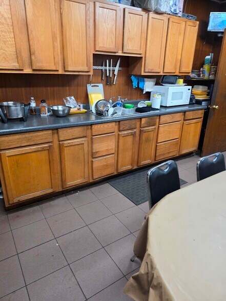 More Photos Of 3839-3841 N Kedzie Ave, Chicago Office For Sale