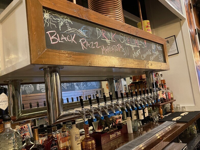 More Photos Of 3441-3449 Waialae Ave, Honolulu Freestanding For Lease