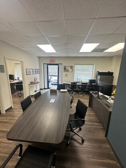 More Photos Of 4413 Mendi Ct, Suwanee Warehouse For Lease