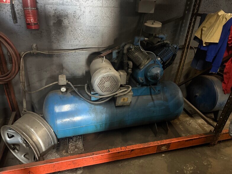 More Photos Of 5201 NW 36th Ave, Miami Light Manufacturing For Sale