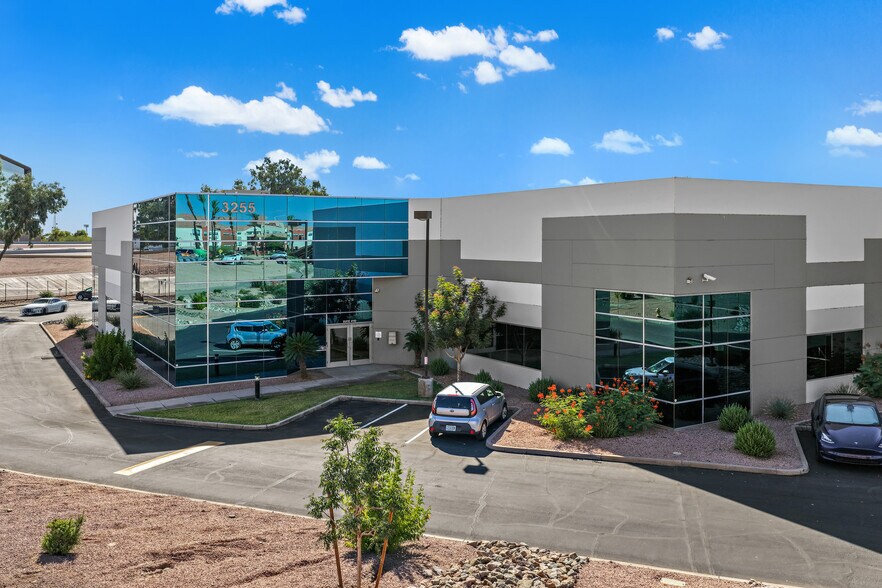 More Photos Of 3255 E Elwood St, Phoenix Light Distribution For Lease