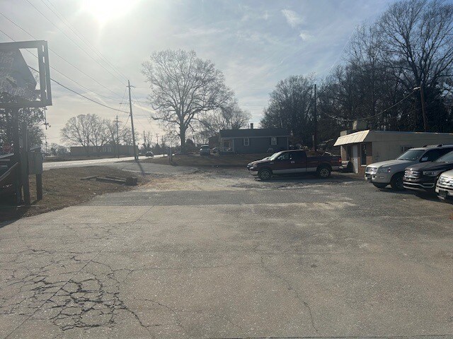 More Photos Of , Gray Court General Retail For Sale