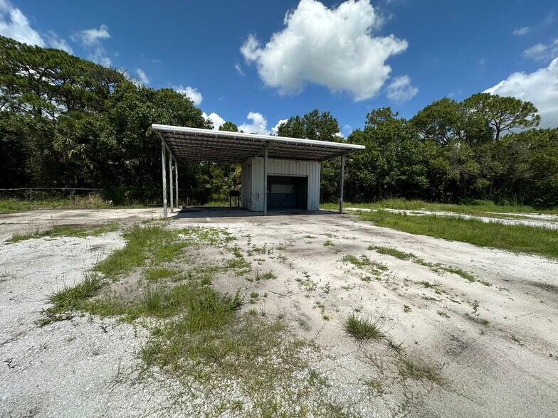 More Photos Of 907 Angle Rd, Fort Pierce Land For Lease