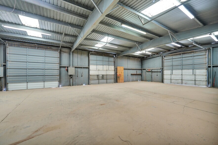 More Photos Of 3603 W 35th St, Odessa Industrial For Sale