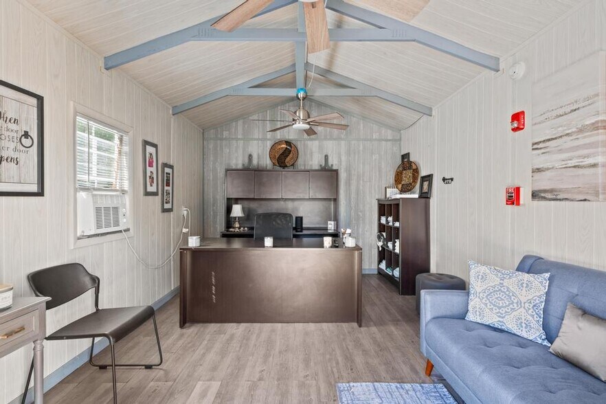 More Photos Of 450 S Oak St, Jackson Storefront Retail Office For Sale