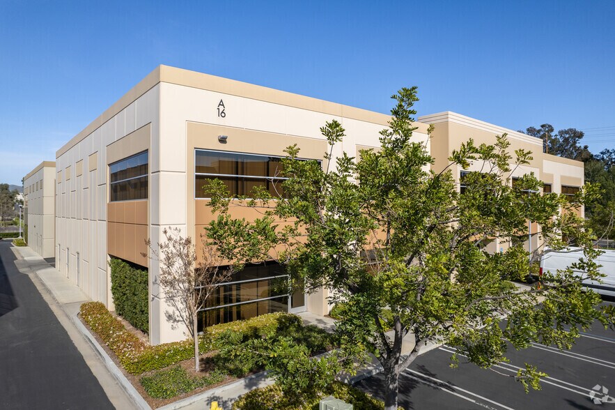 More Photos Of 8 Goodyear, Irvine Unknown For Lease