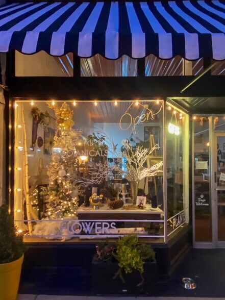 More Photos Of 1719 Main St, Baker City General Retail For Sale