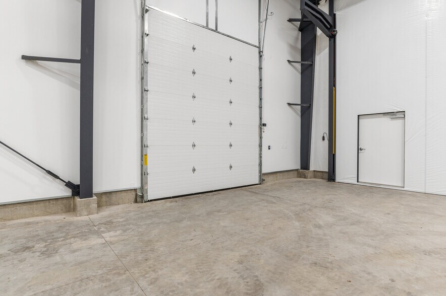 More Photos Of 1189 Woodland Dr, Sandpoint Airplane Hangar For Sale