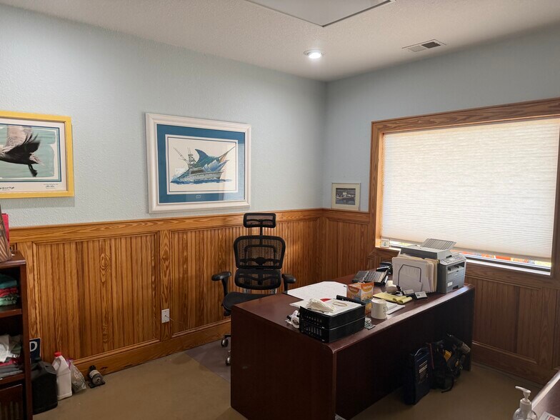 More Photos Of 100 Cedar St, Beaufort Freestanding For Sale