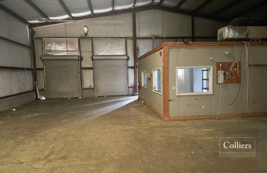 More Photos Of 816 Buff St, West Columbia Warehouse For Lease