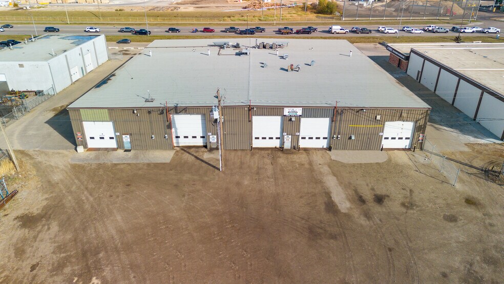 More Photos Of 9026 108 St, Grande Prairie Industrial For Lease