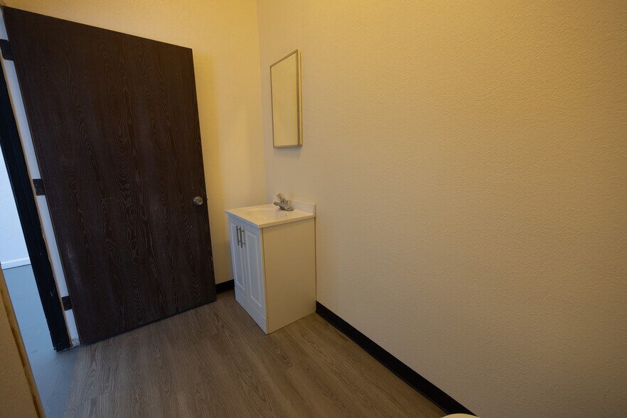 More Photos Of 1400 N C St, Sacramento Warehouse For Lease