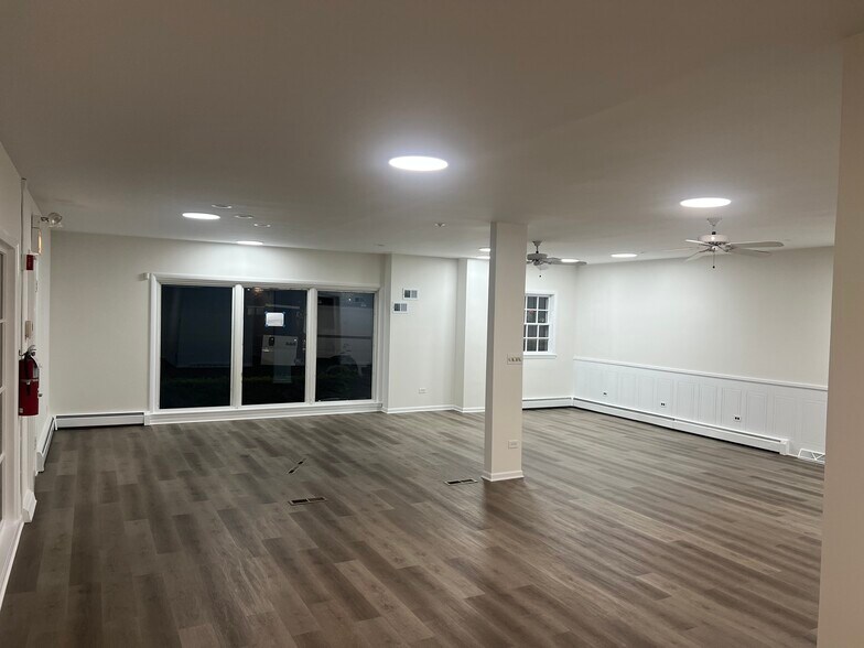 More Photos Of 5512 S Brainard Ave, Countryside Apartments For Lease