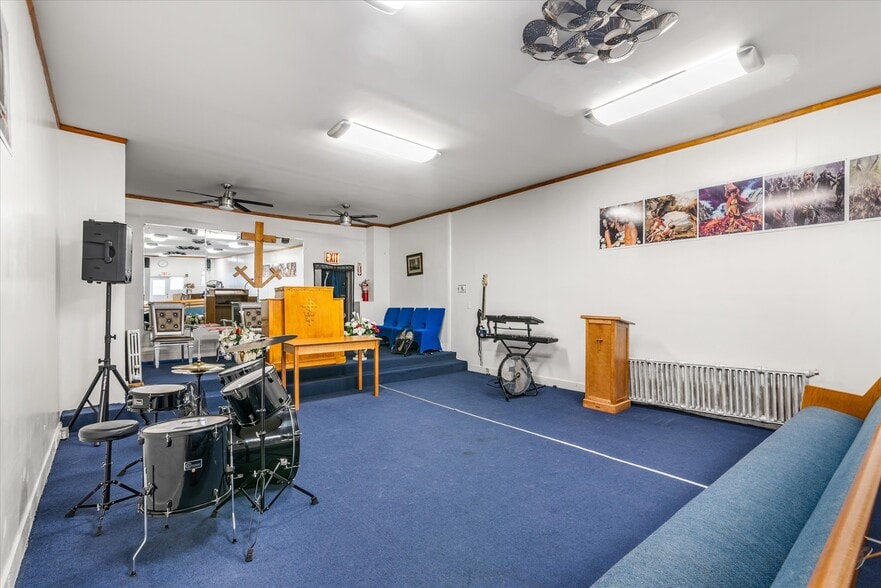 More Photos Of 119-07 Sutphin Blvd, Jamaica Religious Facility For Sale