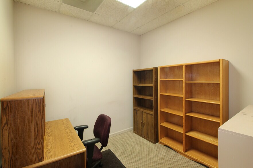 More Photos Of 5911-5921 Rutledge Pike, Knoxville Medical For Sale