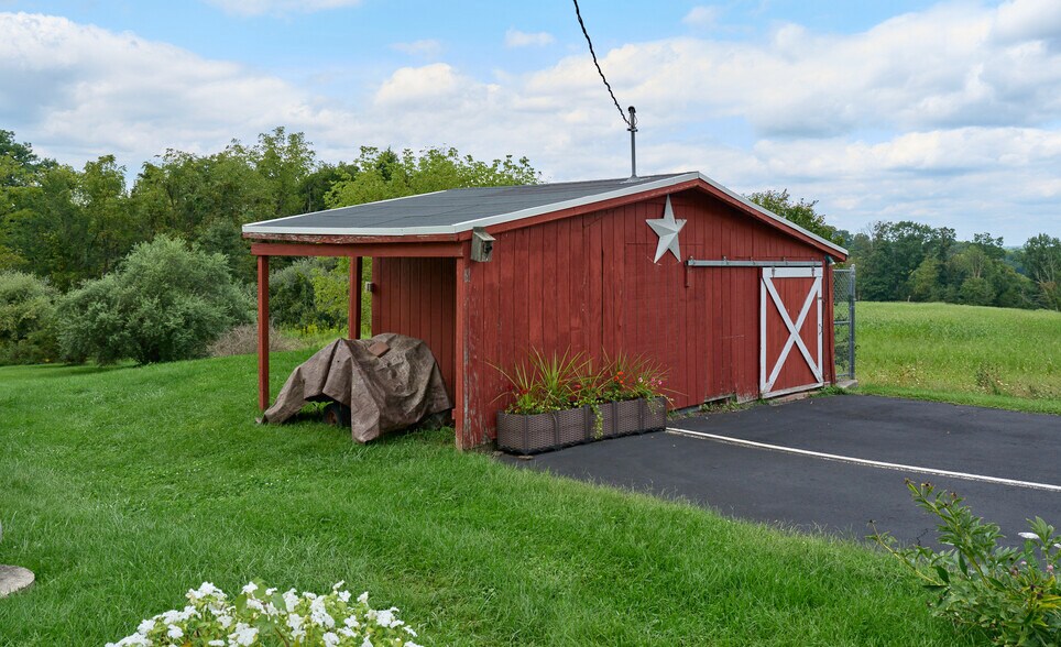 More Photos Of 7078 Easton Rd, Pipersville Auto Repair For Sale