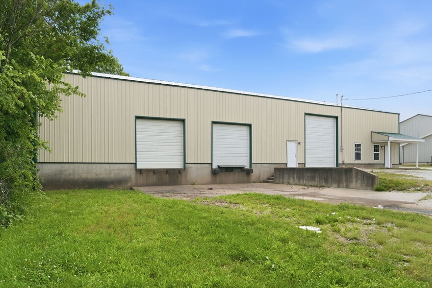 More Photos Of 136 N Prigmor Ave, Joplin Industrial For Sale