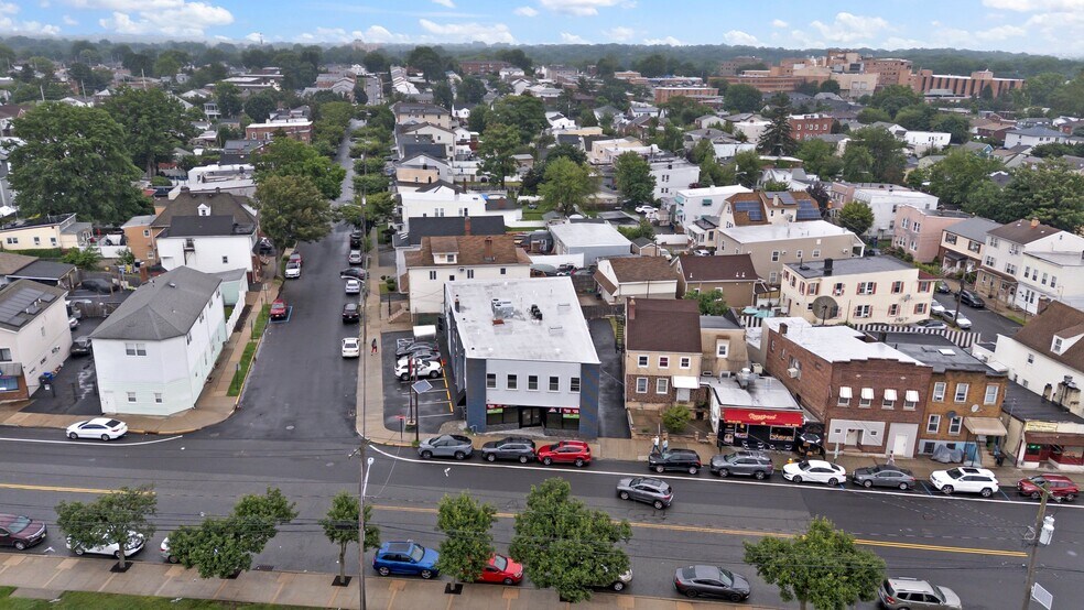 More Photos Of 19 Franklin St, Bloomfield Storefront Retail Office For Sale