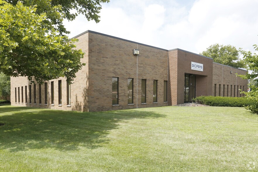 Primary Photo Of 16 Chapin Rd, Pine Brook Showroom For Lease