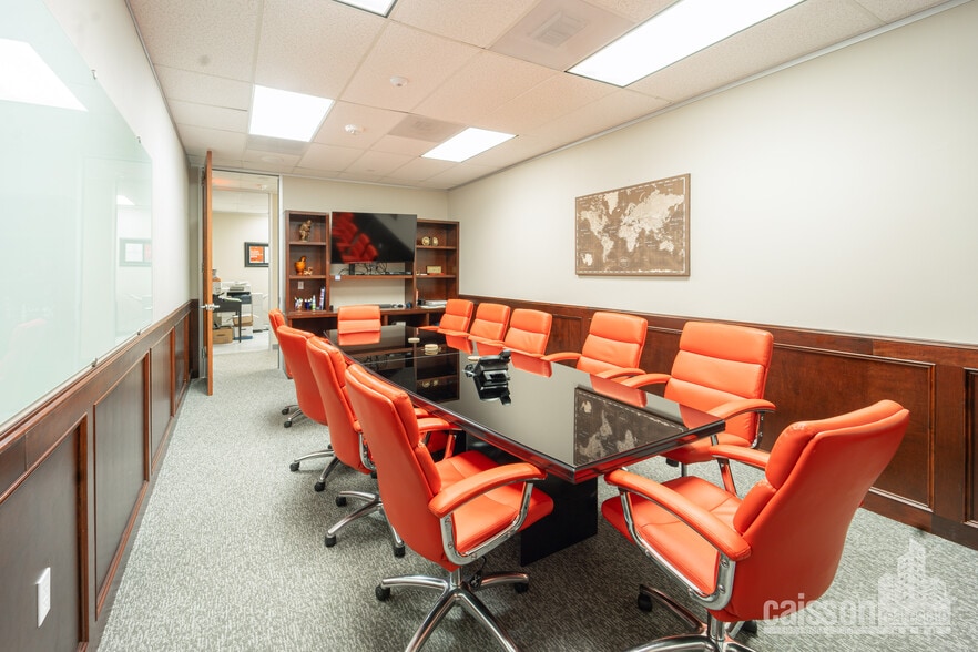 More Photos Of 820 Gessner Rd, Houston Office For Lease