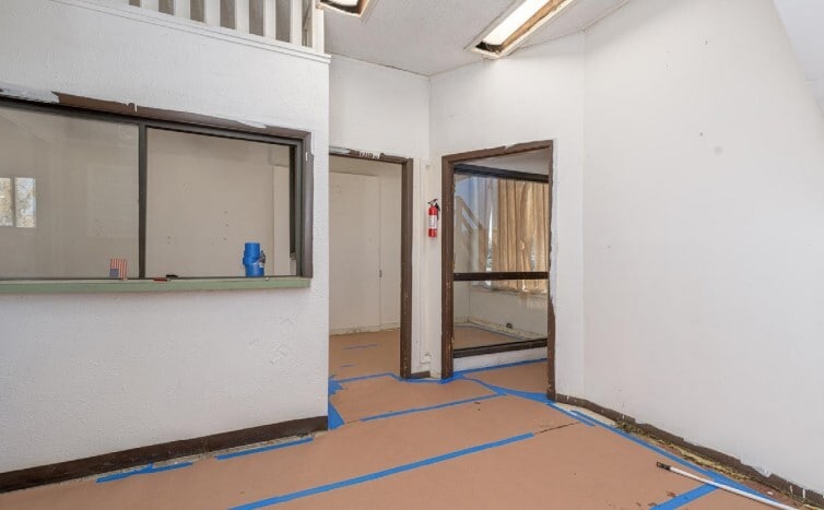 More Photos Of 4064 S Broadway, Englewood Freestanding For Lease