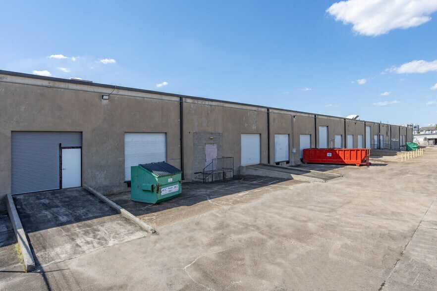 More Photos Of 8303-8317 Knight Rd, Houston Warehouse For Lease
