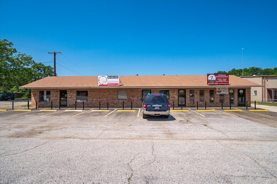 More Photos Of 701 E Pine St, Edgewood Flex For Lease
