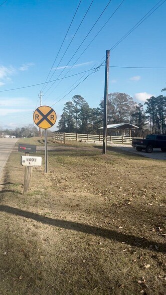 More Photos Of 2201 Executive Park Dr, Opelika Light Distribution For Lease