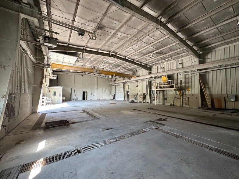 More Photos Of 3125 Glenwood Lansing Rd, Lansing Warehouse For Sale