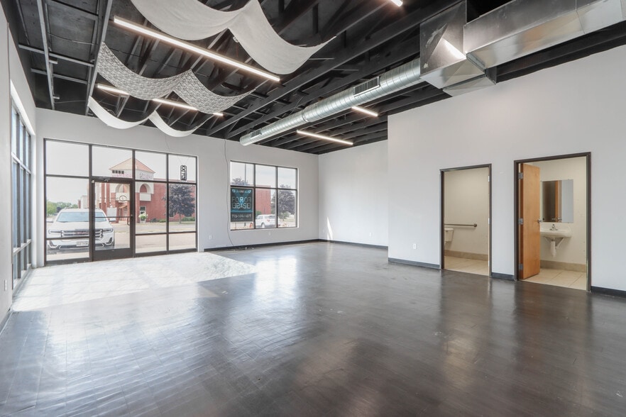 More Photos Of 1837-1845 Park Ave, Plover Storefront Retail Office For Lease
