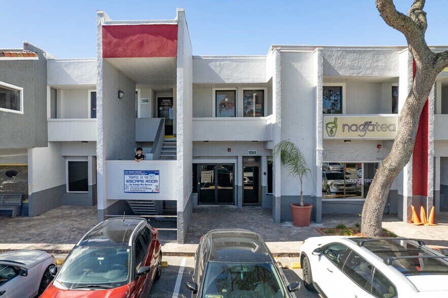 More Photos Of 10906 N 56th St, Tampa Unknown For Lease