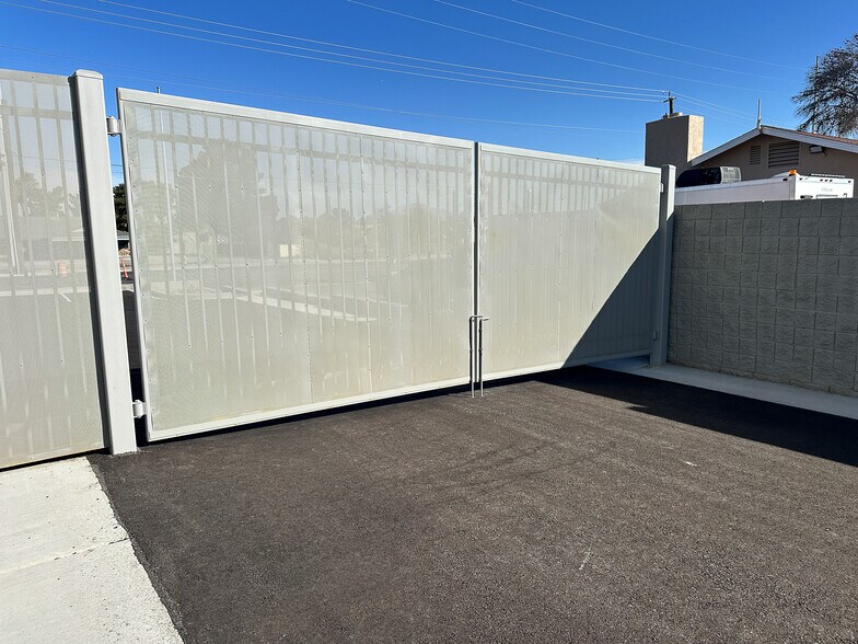 More Photos Of 4055 E Patrick Ln, Las Vegas Flex For Lease