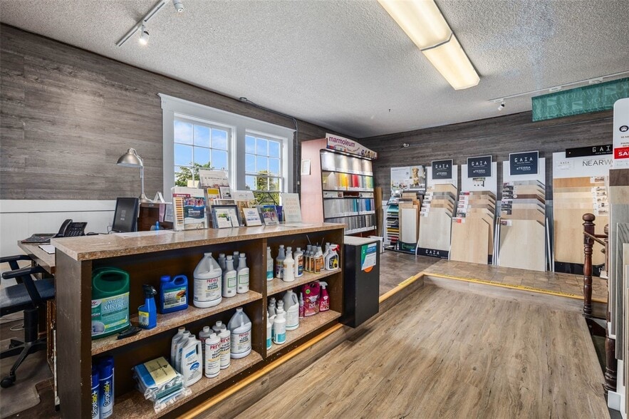 More Photos Of 542 Main St, Edmonds Freestanding For Sale