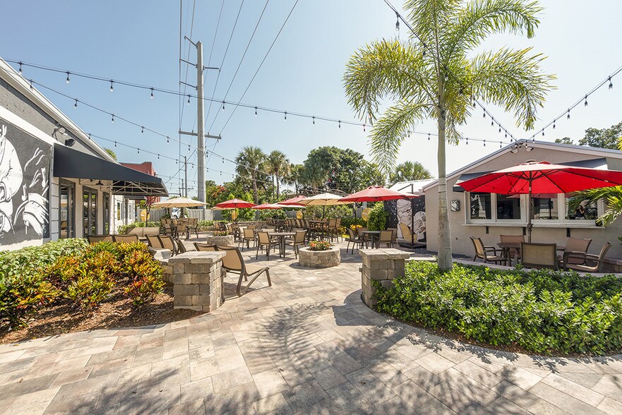 More Photos Of 514 NW Dixie Hwy, Stuart Restaurant For Sale