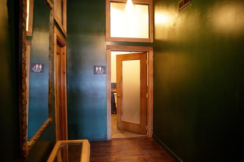 More Photos Of 1311 W 13th St, Kansas City Unknown For Lease